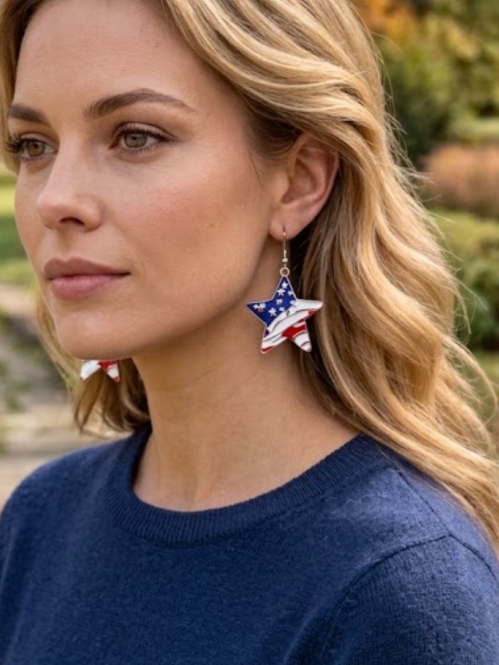 NWT Patriotic USA Flag Star Rhinestone Dangle Earrings 4th of July
C3